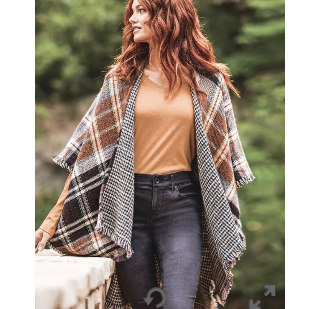 Plaid reversible ruana, beautiful intricate plaid pattern, bnwt